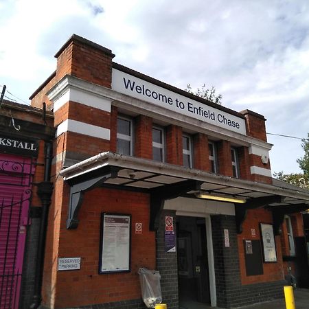 Skyvillion - London Enfield Chase Apartments With Parking & Wifi Εξωτερικό φωτογραφία