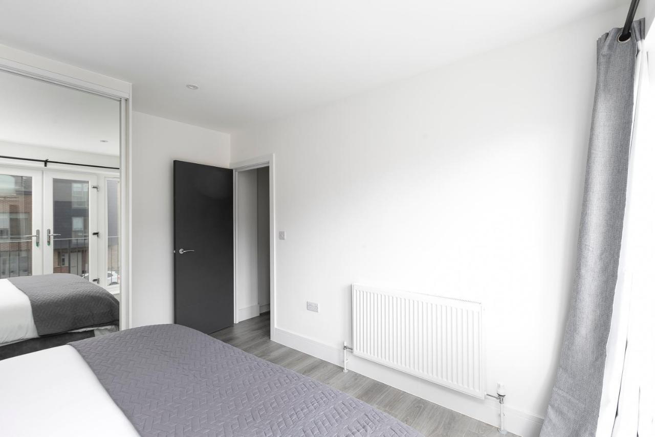 Skyvillion - London Enfield Chase Apartments With Parking & Wifi Εξωτερικό φωτογραφία