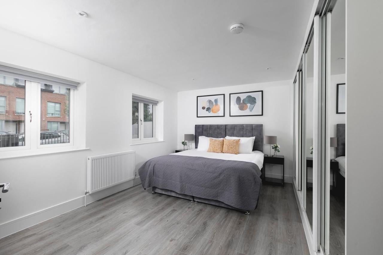 Skyvillion - London Enfield Chase Apartments With Parking & Wifi Εξωτερικό φωτογραφία