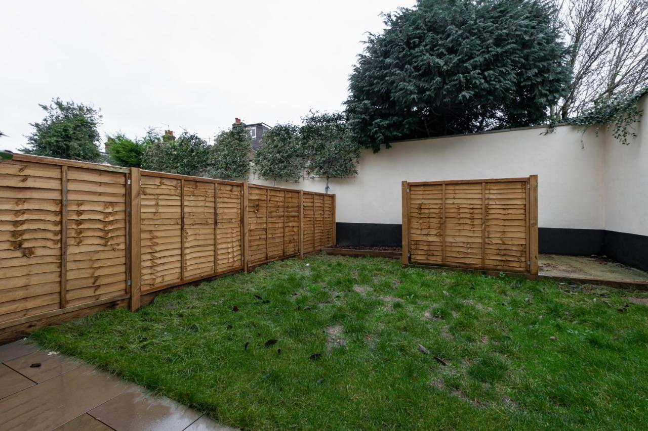 Skyvillion - London Enfield Chase Apartments With Parking & Wifi Εξωτερικό φωτογραφία