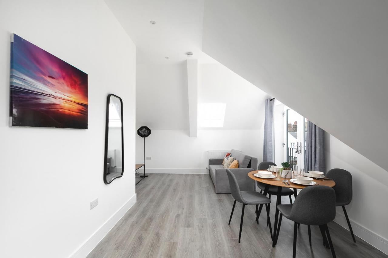 Skyvillion - London Enfield Chase Apartments With Parking & Wifi Εξωτερικό φωτογραφία