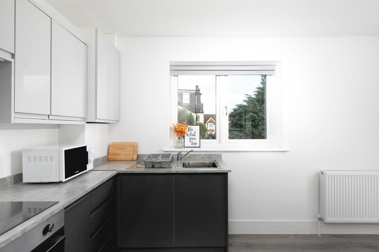 Skyvillion - London Enfield Chase Apartments With Parking & Wifi Εξωτερικό φωτογραφία