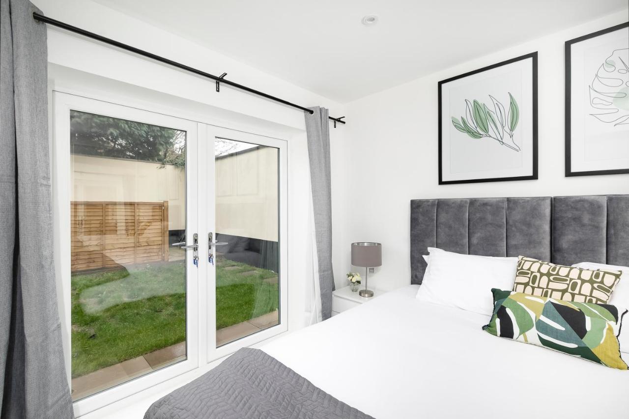 Skyvillion - London Enfield Chase Apartments With Parking & Wifi Εξωτερικό φωτογραφία
