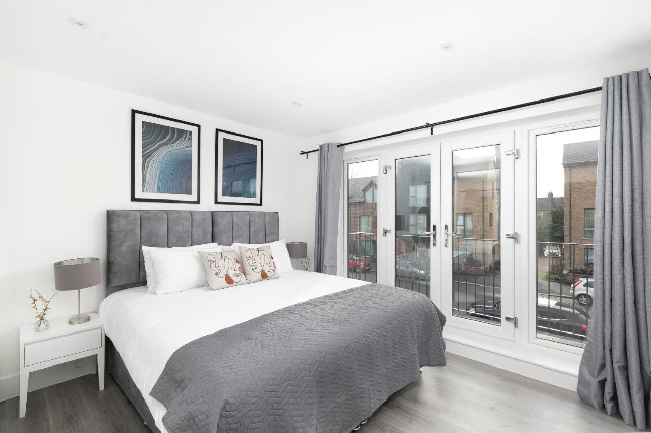 Skyvillion - London Enfield Chase Apartments With Parking & Wifi Εξωτερικό φωτογραφία
