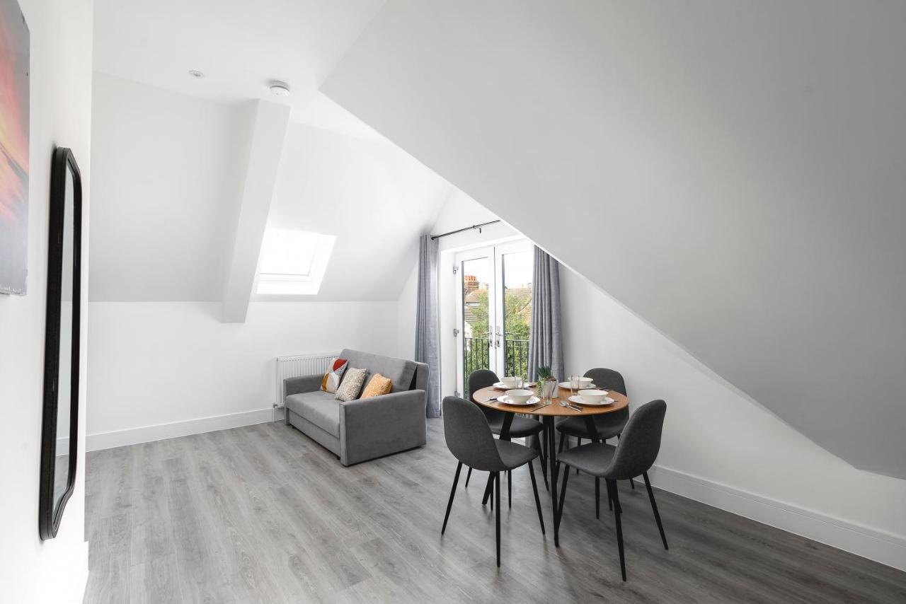 Skyvillion - London Enfield Chase Apartments With Parking & Wifi Εξωτερικό φωτογραφία