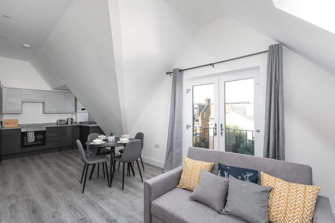 Skyvillion - London Enfield Chase Apartments With Parking & Wifi Εξωτερικό φωτογραφία