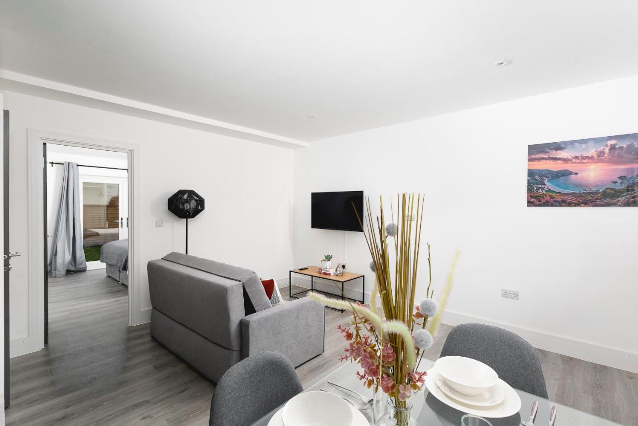 Skyvillion - London Enfield Chase Apartments With Parking & Wifi Εξωτερικό φωτογραφία