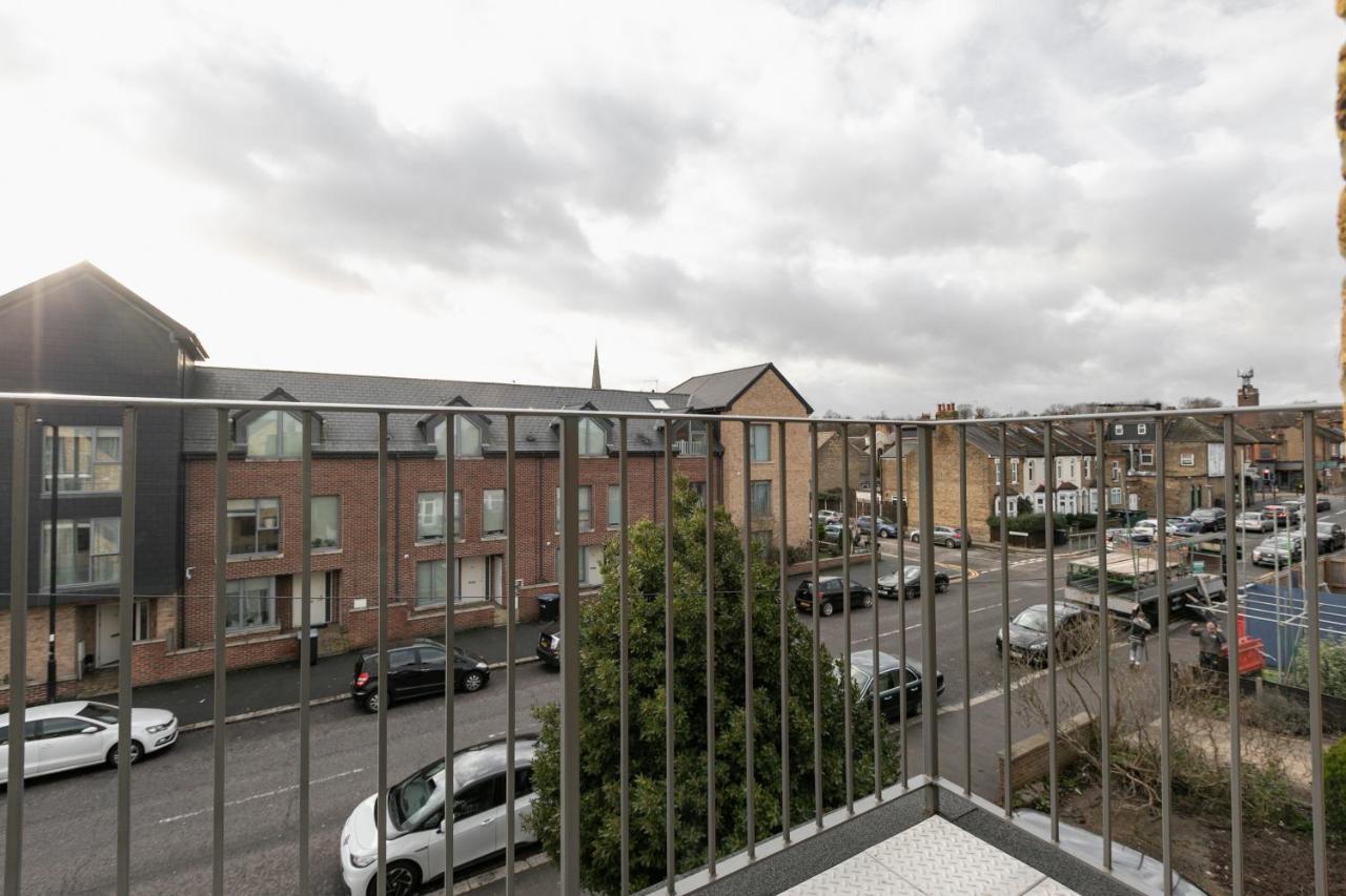 Skyvillion - London Enfield Chase Apartments With Parking & Wifi Εξωτερικό φωτογραφία