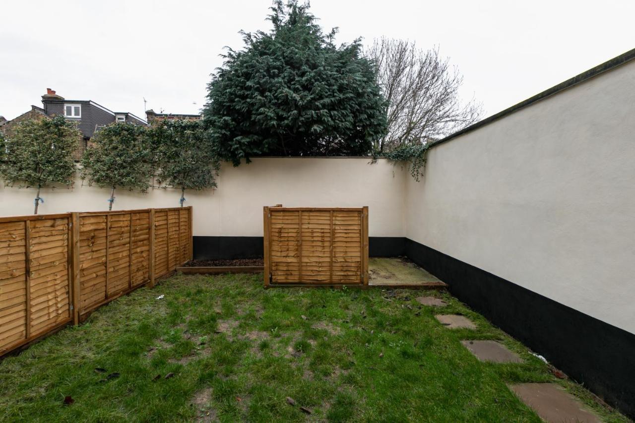 Skyvillion - London Enfield Chase Apartments With Parking & Wifi Εξωτερικό φωτογραφία