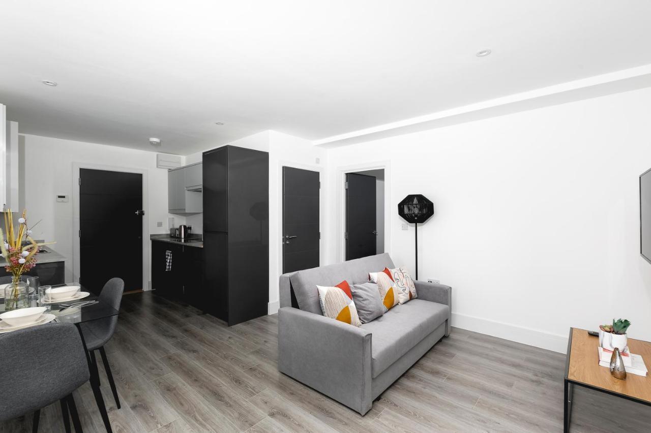 Skyvillion - London Enfield Chase Apartments With Parking & Wifi Εξωτερικό φωτογραφία
