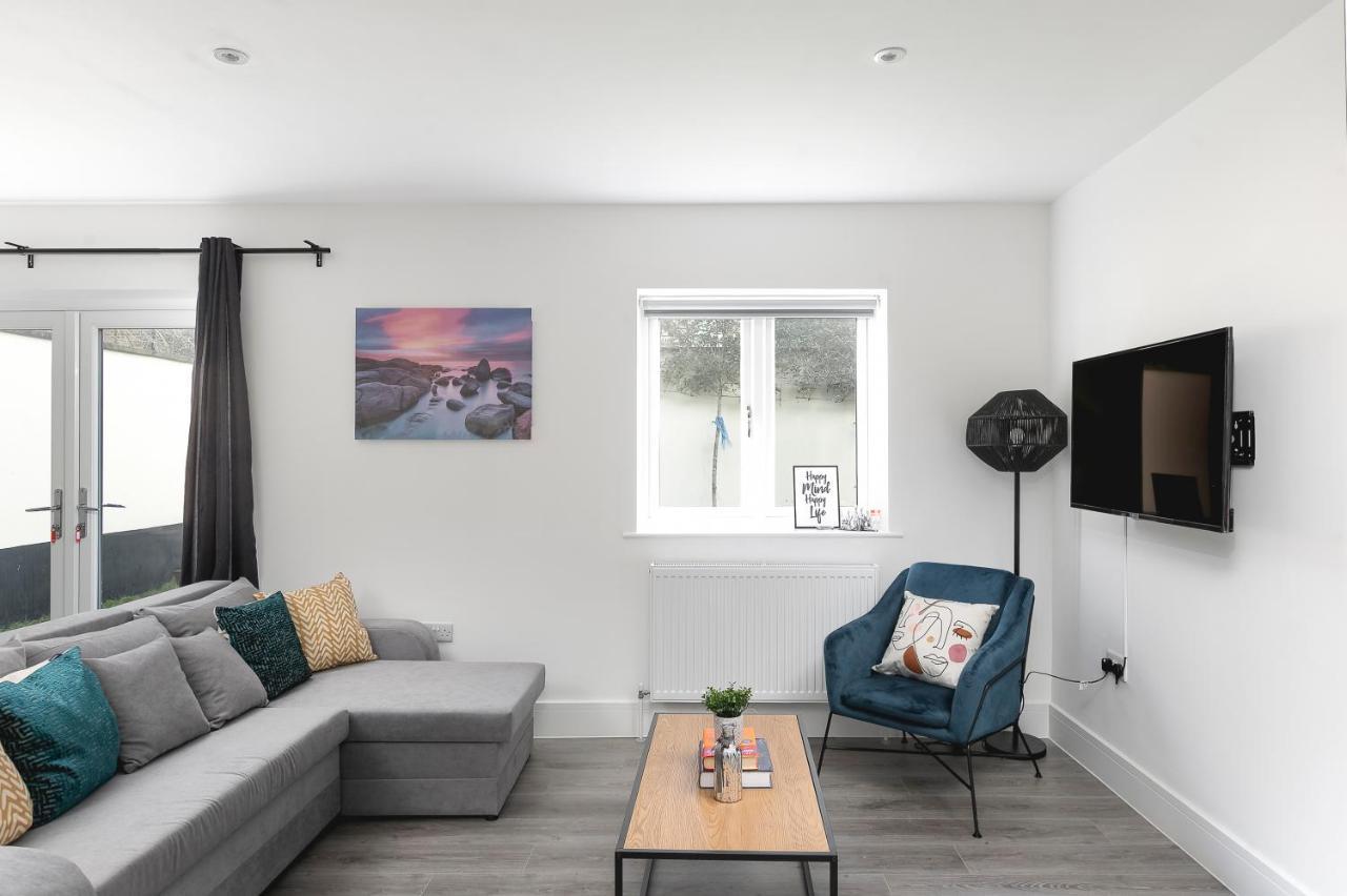 Skyvillion - London Enfield Chase Apartments With Parking & Wifi Εξωτερικό φωτογραφία